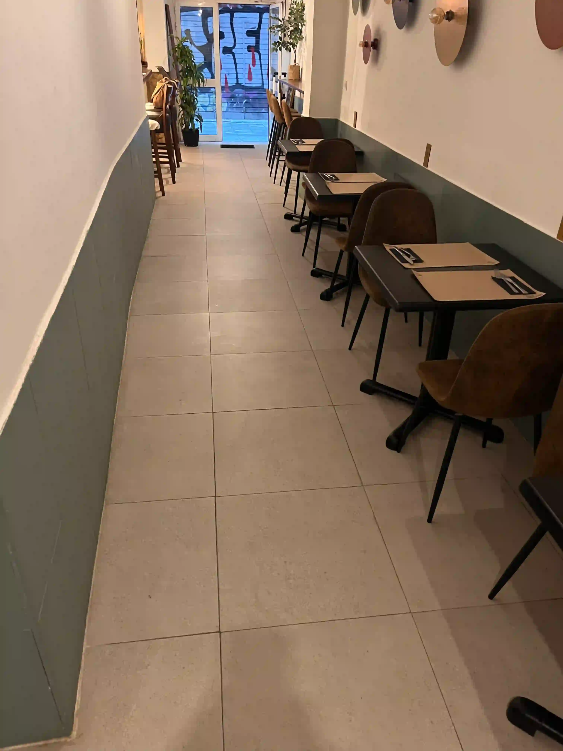 Bar, restaurante en traspaso en Rosselló